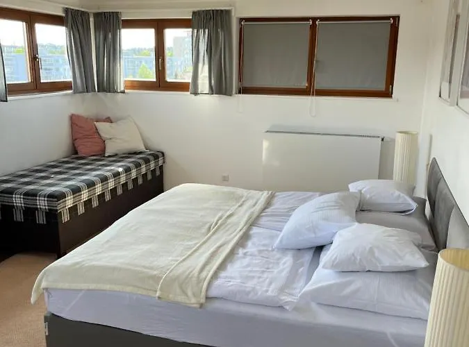 Sarka Apartment *